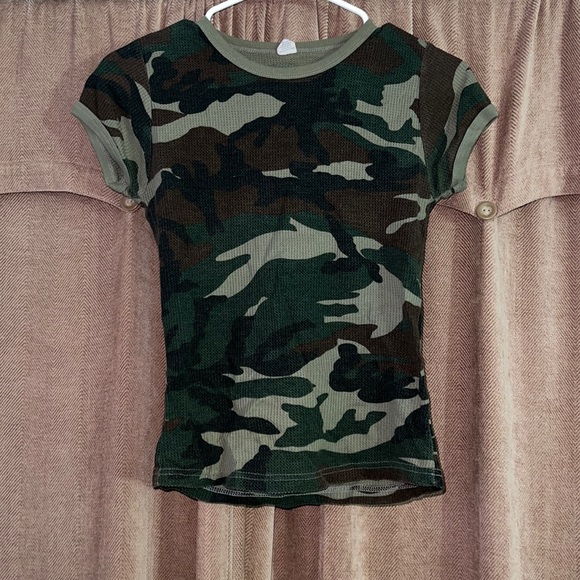 Short sleeve camouflage top - Picture 2 of 3